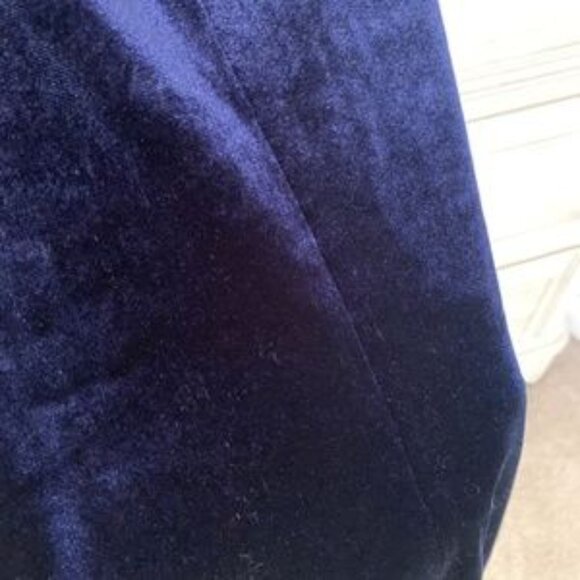 Sweetheart neckline Velvet Dress in Blue Saphire with sheer sleeves - Picture 4 of 9